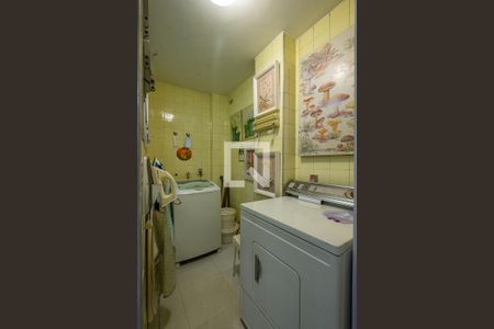 Apartamento à venda com 330m², 3 quartos e 5 vagas Apartamento à venda com 330m², 3 quartos e 5 vagasÁrea de Serviço