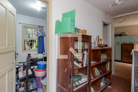 Casa à venda com 300m², 3 quartos e 3 vagas Casa à venda com 300m², 3 quartos e 3 vagasQuarto e Banheiro de Servoço