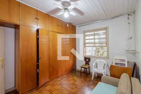 Casa à venda com 300m², 3 quartos e 3 vagas Casa à venda com 300m², 3 quartos e 3 vagasQuarto 2