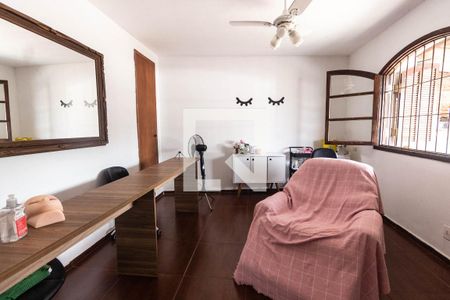 Casa à venda com 254m², 6 quartos e 5 vagasCasa 2 Quarto 1