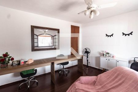 Casa à venda com 254m², 6 quartos e 5 vagasCasa 2 Quarto 1