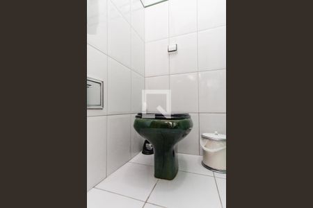 Casa à venda com 230m², 3 quartos e 2 vagas Casa à venda com 230m², 3 quartos e 2 vagasBanheiro 1