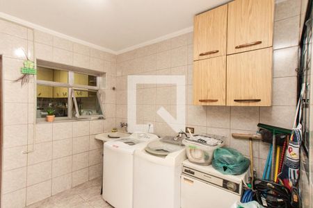 Casa à venda com 230m², 3 quartos e 2 vagas Casa à venda com 230m², 3 quartos e 2 vagasÁrea de Serviço