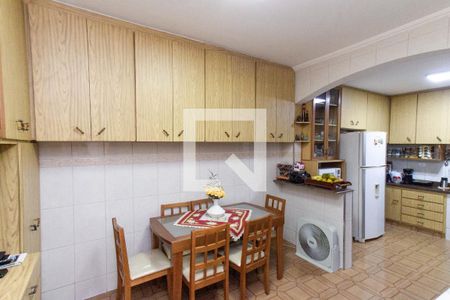 Casa à venda com 230m², 3 quartos e 2 vagas Casa à venda com 230m², 3 quartos e 2 vagasCopa