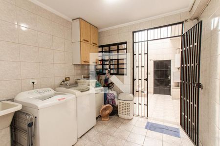 Casa à venda com 230m², 3 quartos e 2 vagas Casa à venda com 230m², 3 quartos e 2 vagasÁrea de Serviço