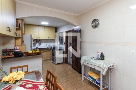 Casa à venda com 230m², 3 quartos e 2 vagas Casa à venda com 230m², 3 quartos e 2 vagasCopa