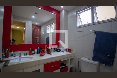Casa de condomínio à venda com 201m², 3 quartos e 2 vagas Casa de condomínio à venda com 201m², 3 quartos e 2 vagasBanheiro da Suíte 2