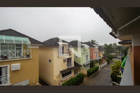 Casa de condomínio à venda com 201m², 3 quartos e 2 vagas Casa de condomínio à venda com 201m², 3 quartos e 2 vagasVista da Suíte 3