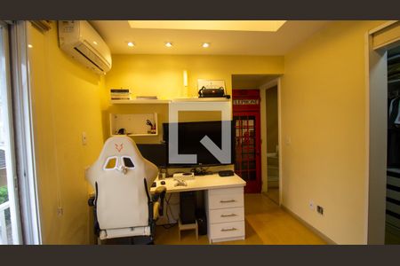 Casa de condomínio à venda com 201m², 3 quartos e 2 vagas Casa de condomínio à venda com 201m², 3 quartos e 2 vagasSuíte 2