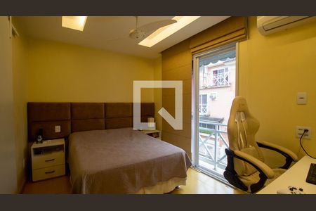 Casa de condomínio à venda com 201m², 3 quartos e 2 vagas Casa de condomínio à venda com 201m², 3 quartos e 2 vagasSuíte 2