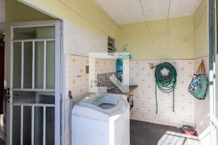 Casa à venda com 150m², 3 quartos e 2 vagas Casa à venda com 150m², 3 quartos e 2 vagasLavanderia