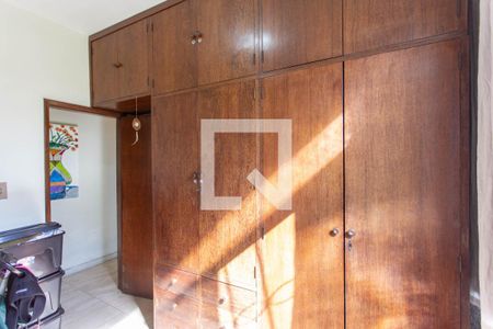 Casa à venda com 150m², 3 quartos e 2 vagas Casa à venda com 150m², 3 quartos e 2 vagasQuarto 2