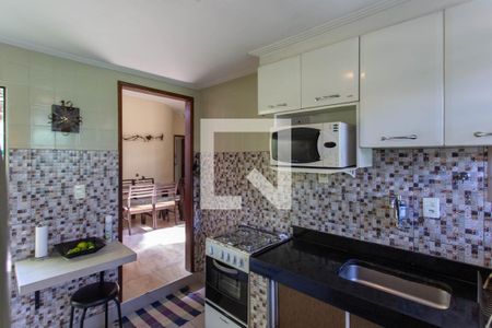 Casa à venda com 150m², 3 quartos e 2 vagas Casa à venda com 150m², 3 quartos e 2 vagasCozinha