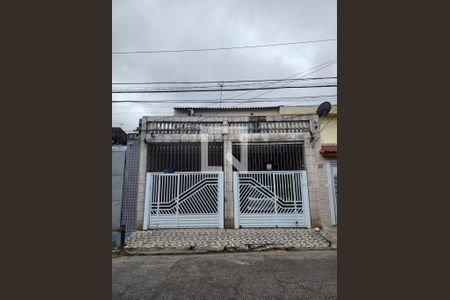 Casa à venda com 202m², 4 quartos e 1 vaga Casa à venda com 202m², 4 quartos e 1 vagaFachada