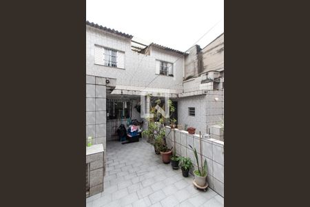 Casa à venda com 202m², 4 quartos e 1 vaga Casa à venda com 202m², 4 quartos e 1 vagaQuintal