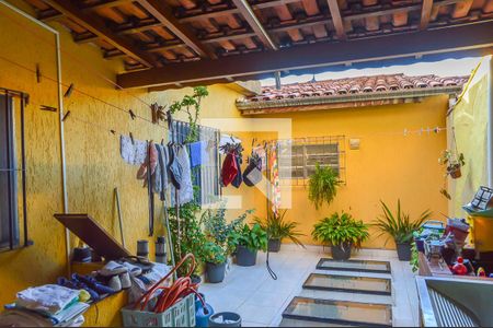 Casa à venda com 235m², 3 quartos e 2 vagas Casa à venda com 235m², 3 quartos e 2 vagasÁrea de Serviço