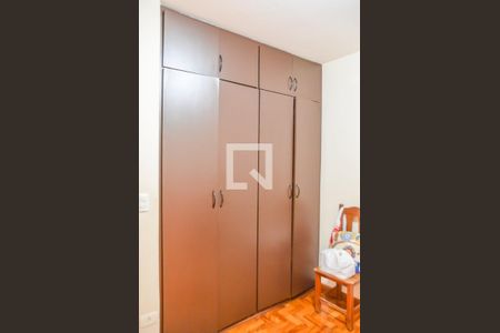 Casa à venda com 235m², 3 quartos e 2 vagas Casa à venda com 235m², 3 quartos e 2 vagasCloset