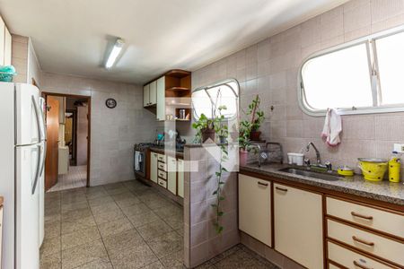 Apartamento à venda com 320m², 4 quartos e 5 vagasCozinha