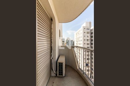 Apartamento à venda com 320m², 4 quartos e 5 vagasSuíte - Varanda