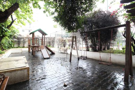 Apartamento para alugar com 100m², 4 quartos e 2 vagasÁrea Comum - Playground