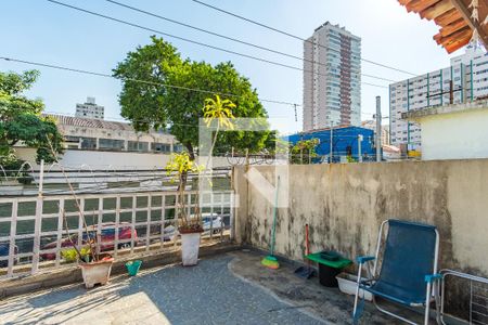 Casa à venda com 180m², 4 quartos e 2 vagas Casa à venda com 180m², 4 quartos e 2 vagasVaranda