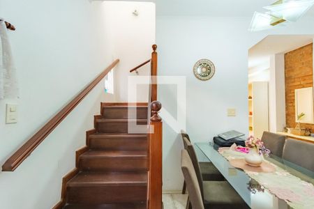 Casa à venda com 180m², 4 quartos e 2 vagas Casa à venda com 180m², 4 quartos e 2 vagasSala de Jantar