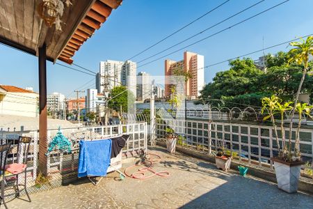 Casa à venda com 180m², 4 quartos e 2 vagas Casa à venda com 180m², 4 quartos e 2 vagasVaranda