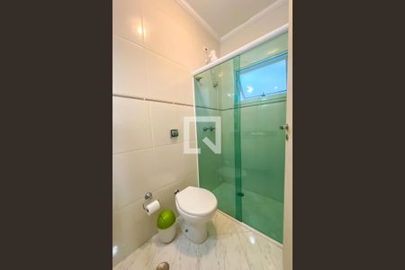 Casa à venda com 177m², 3 quartos e 3 vagas Casa à venda com 177m², 3 quartos e 3 vagasBanheiro da Suíte 2
