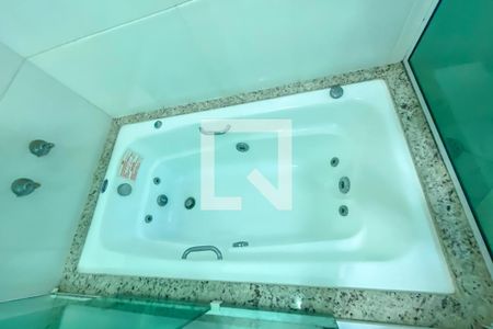 Casa à venda com 177m², 3 quartos e 3 vagas Casa à venda com 177m², 3 quartos e 3 vagasBanheiro da Suíte 1