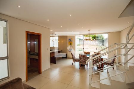 Sala de casa para alugar com 3 quartos, 140m² em Garças, Belo Horizonte