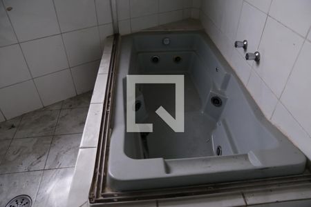 Casa à venda com 700m², 5 quartos e 6 vagasBanheiro da Suíte