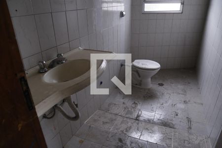 Casa à venda com 700m², 5 quartos e 6 vagasBanheiro Social