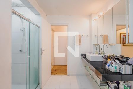 Apartamento à venda com 246m², 2 quartos e 2 vagasBanheiro da Suíte