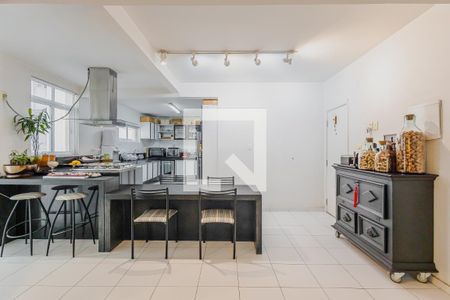 Apartamento à venda com 246m², 2 quartos e 2 vagasCozinha