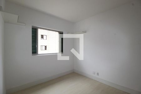 Apartamento à venda com 209m², 4 quartos e 3 vagasQuarto 2
