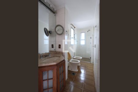 Apartamento à venda com 209m², 4 quartos e 3 vagasBanheiro da Suíte 2