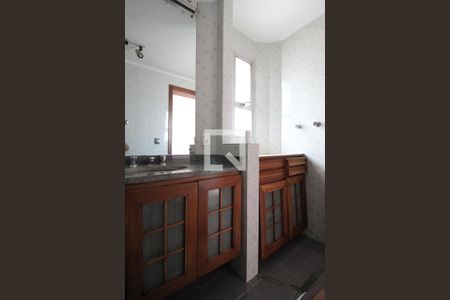 Apartamento à venda com 209m², 4 quartos e 3 vagasBanheiro da Suíte 1