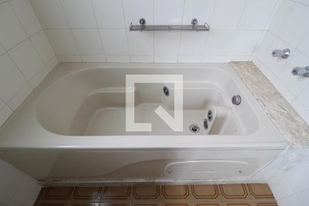 Apartamento à venda com 209m², 4 quartos e 3 vagasBanheiro da Suíte 2