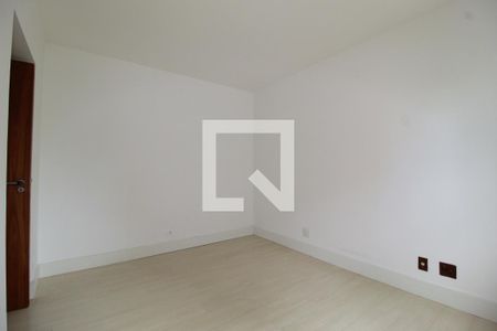 Apartamento à venda com 209m², 4 quartos e 3 vagasQuarto 1