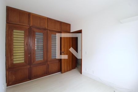 Apartamento à venda com 209m², 4 quartos e 3 vagasQuarto 2