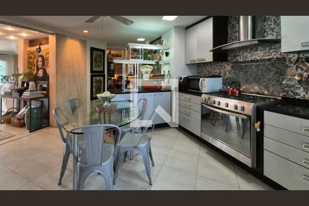 Apartamento à venda com 185m², 2 quartos e 2 vagasCozinha