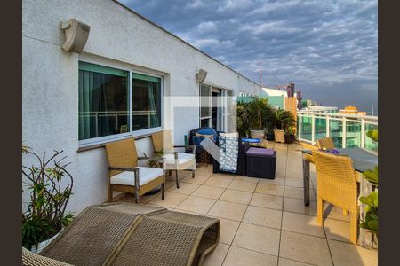 Apartamento à venda com 185m², 2 quartos e 2 vagasVaranda