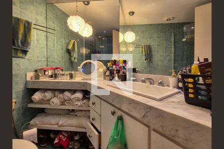 Apartamento à venda com 185m², 2 quartos e 2 vagasBanheiro da Suíte 2