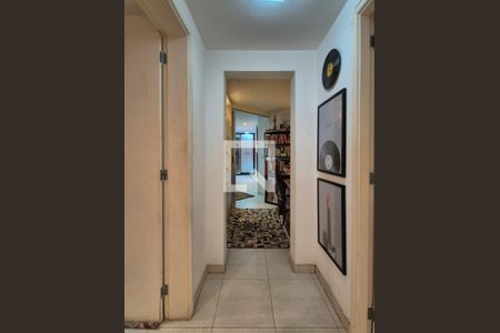 Apartamento à venda com 185m², 2 quartos e 2 vagasCorredor