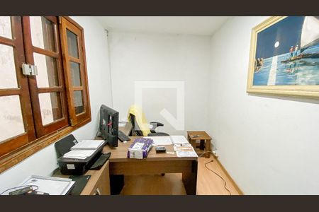 Casa à venda com 174m², 4 quartos e 2 vagasEscritorio - Área de Serviço