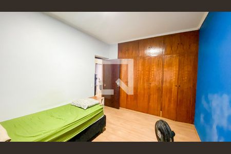 Casa à venda com 174m², 4 quartos e 2 vagasQuarto 3