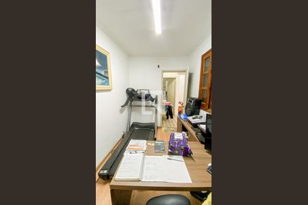 Casa à venda com 174m², 4 quartos e 2 vagasEscritorio - Área de Serviço