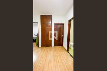 Casa à venda com 174m², 4 quartos e 2 vagasHall entre Quartos