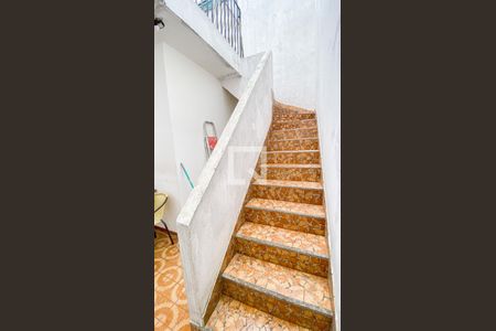 Casa à venda com 174m², 4 quartos e 2 vagasEscada