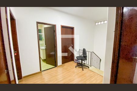 Casa à venda com 174m², 4 quartos e 2 vagasHall entre Quartos